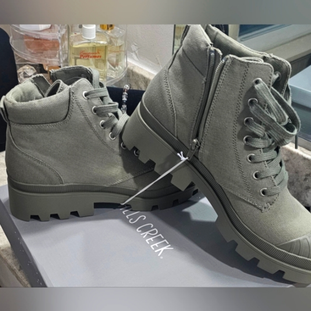 Womens Boots